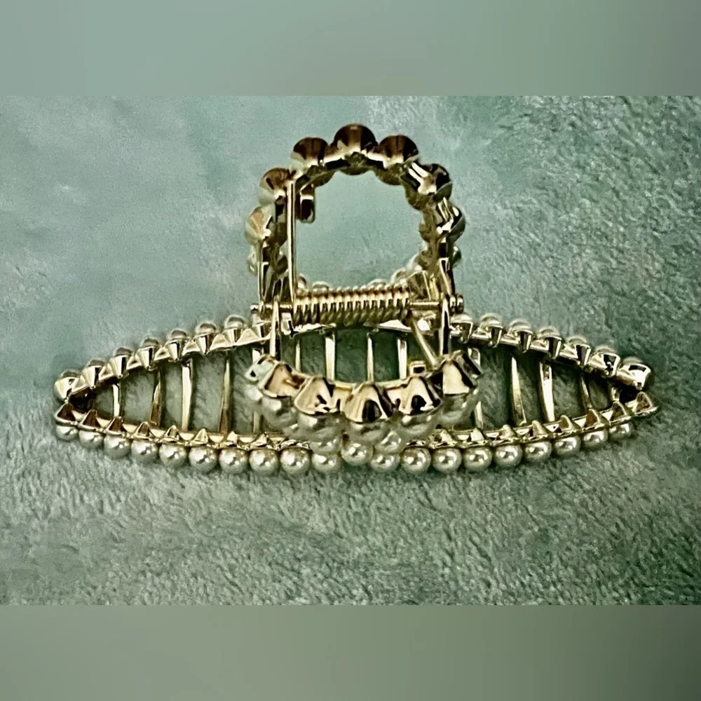 Super Elegant Embellished Hairpin to Enhance your Casual or Night Our Hair look
